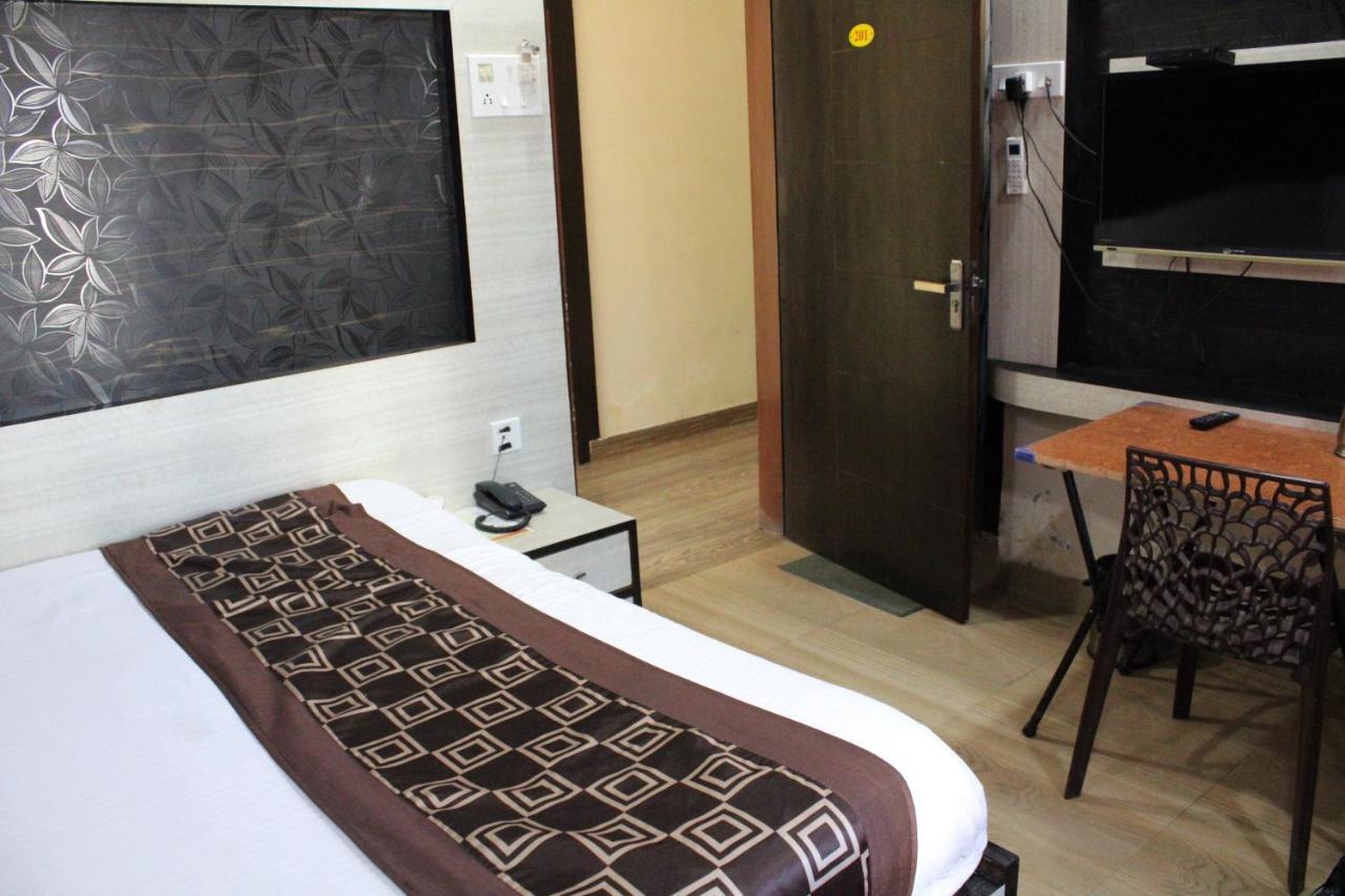 Hotel Square Park Dibrugarh Exterior photo